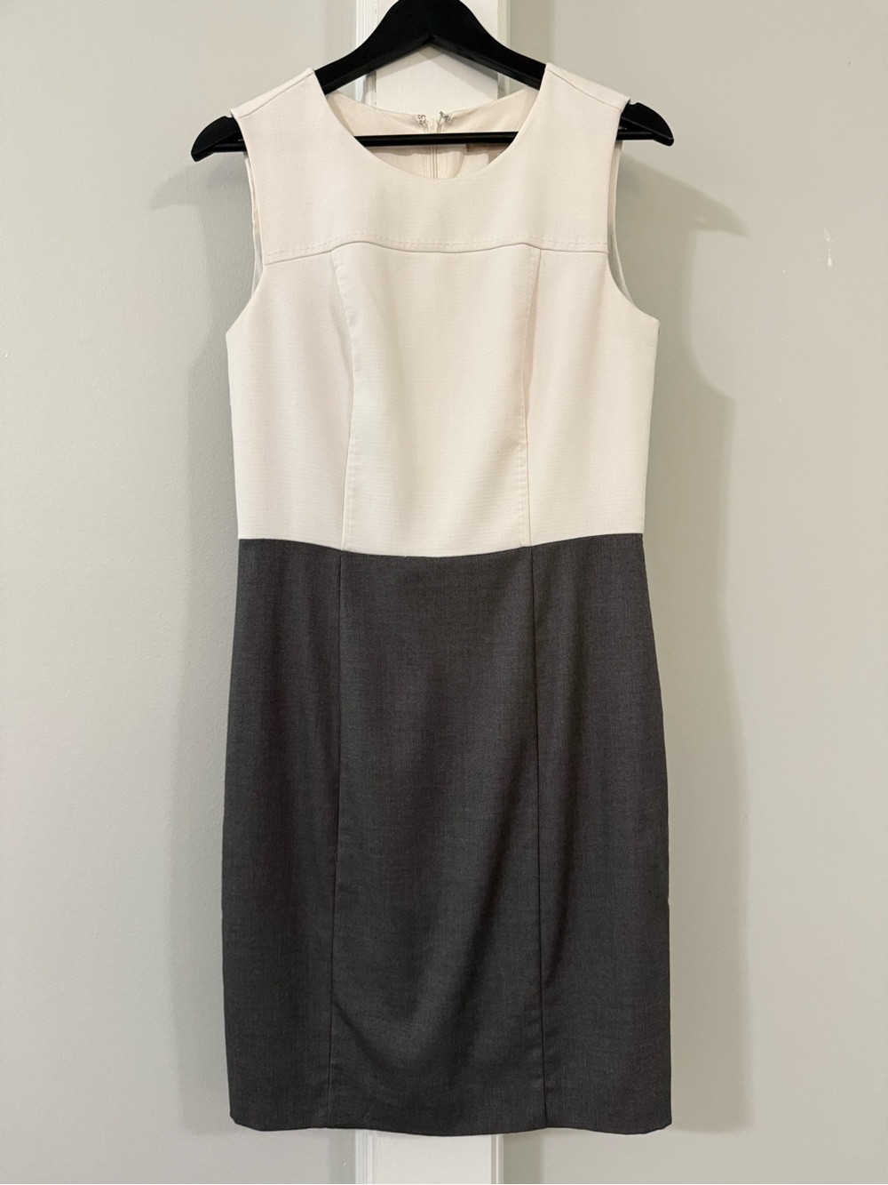 Sleeveless Two-Tone White and Dark Gray Sheath Dress